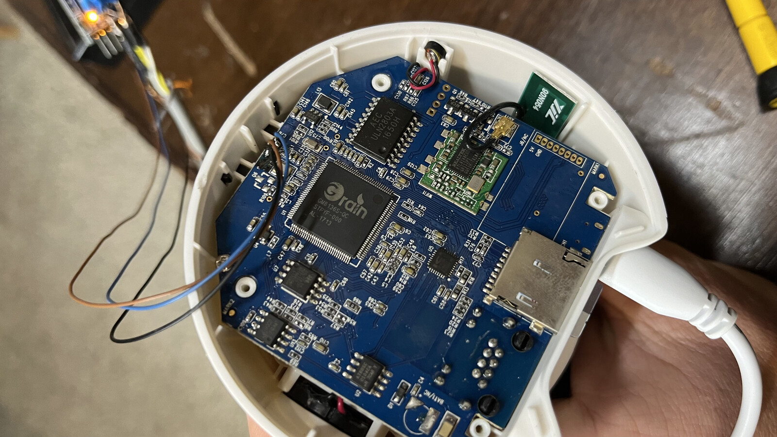 GrainMedia CPU, board, and UART connection